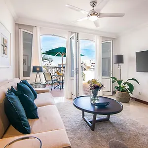 https://rooms-suites-terrace-4d.in-canary-islands.com