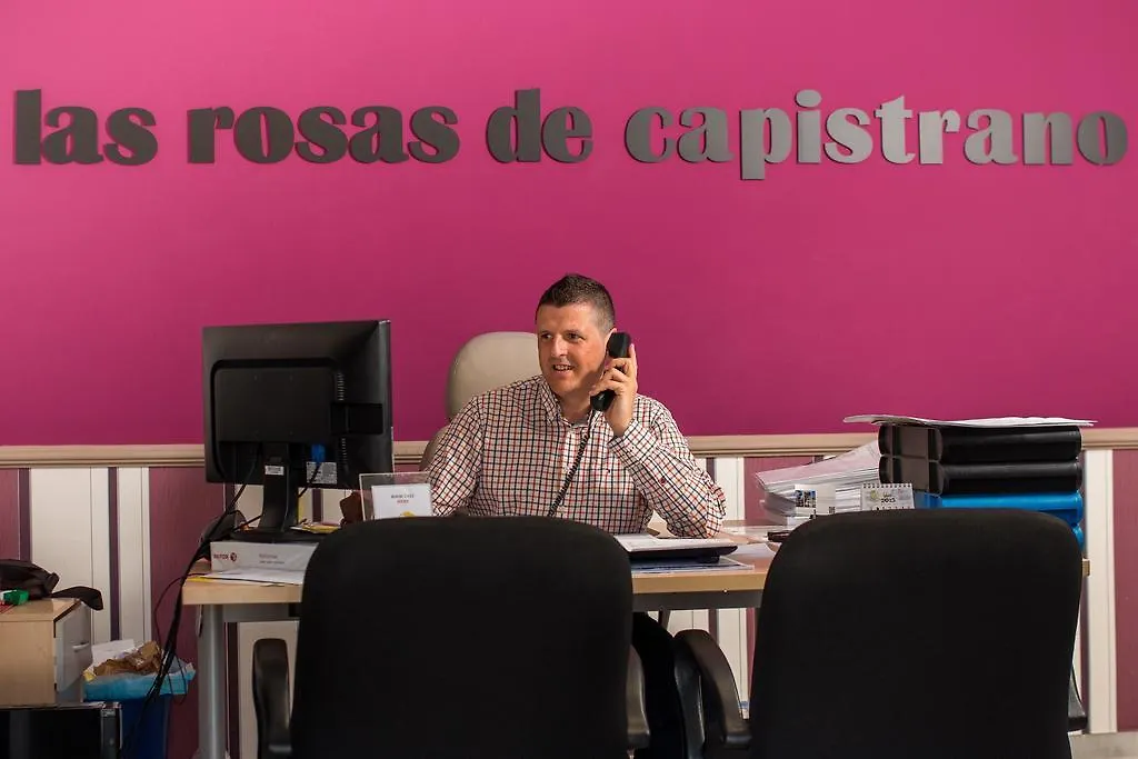 شقة Apartamentos Las Rosas De Capistrano نيرخا إسبانيا