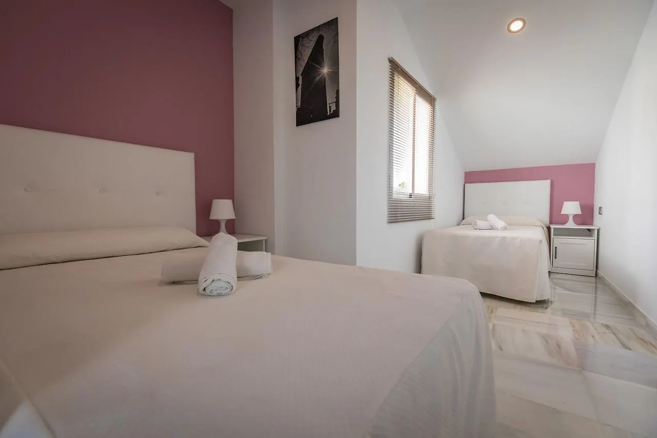 Apartamentos Las Rosas De Capistrano نيرخا