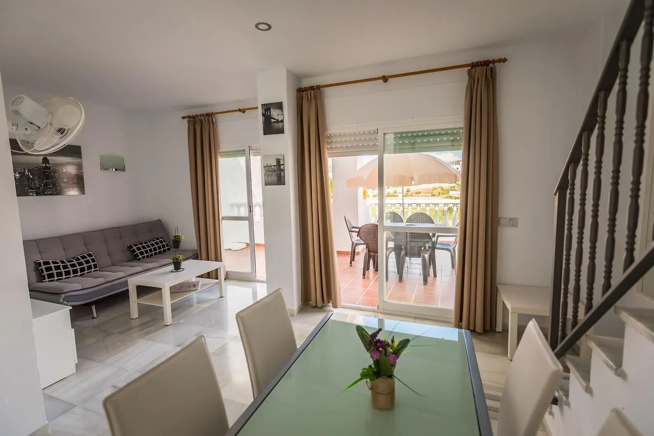 Apartamentos Las Rosas De Capistrano نيرخا شقة