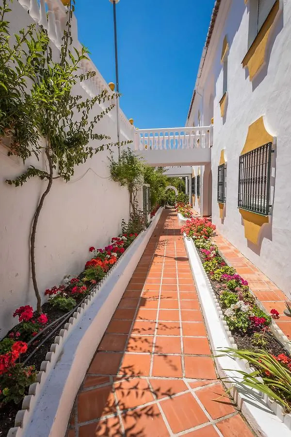 Apartamentos Las Rosas De Capistrano Nerja
